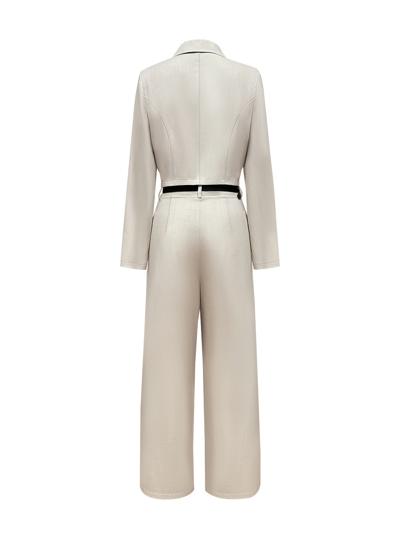 Ein Zweiteiler Anzug für Damen - Kelche24